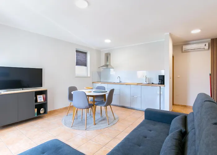 Appartement Pinia - A2 First Floor - Mpolo