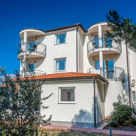 Pinia - A2 First Floor - Mpolo