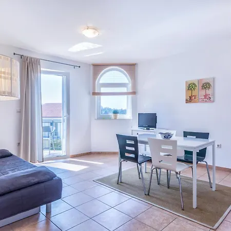 Pinia - A2 First Floor - Mpolo