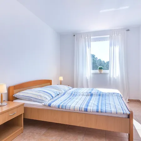 Pinia - A2 First Floor - Mpolo Apartment